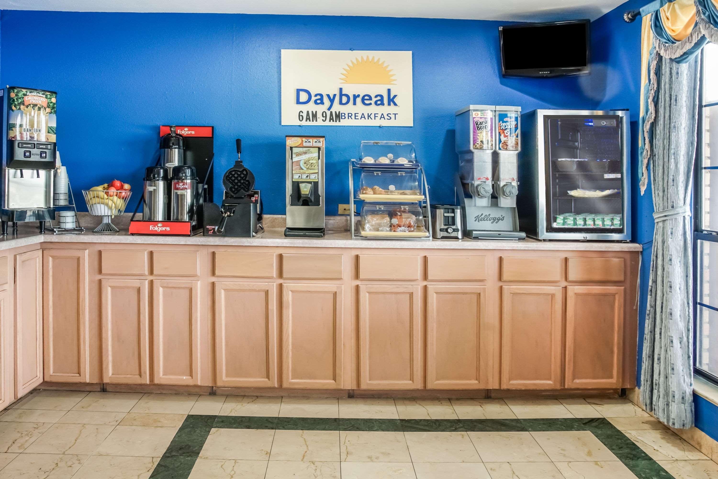 Days Inn By Wyndham Bastrop Eksteriør bilde